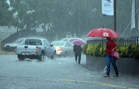 Pronostican lluvias para este martes por onda tropical y reducen provincias bajo alerta