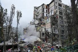 Sube a 7 el número de muertos en el ataque nocturno ruso masivo contra Kiev