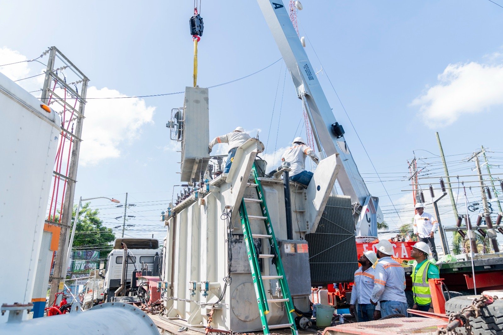 Edesur instala un transformador de mayor potencia en la subestación Madre Vieja para eliminar interrupciones por sobrecarga