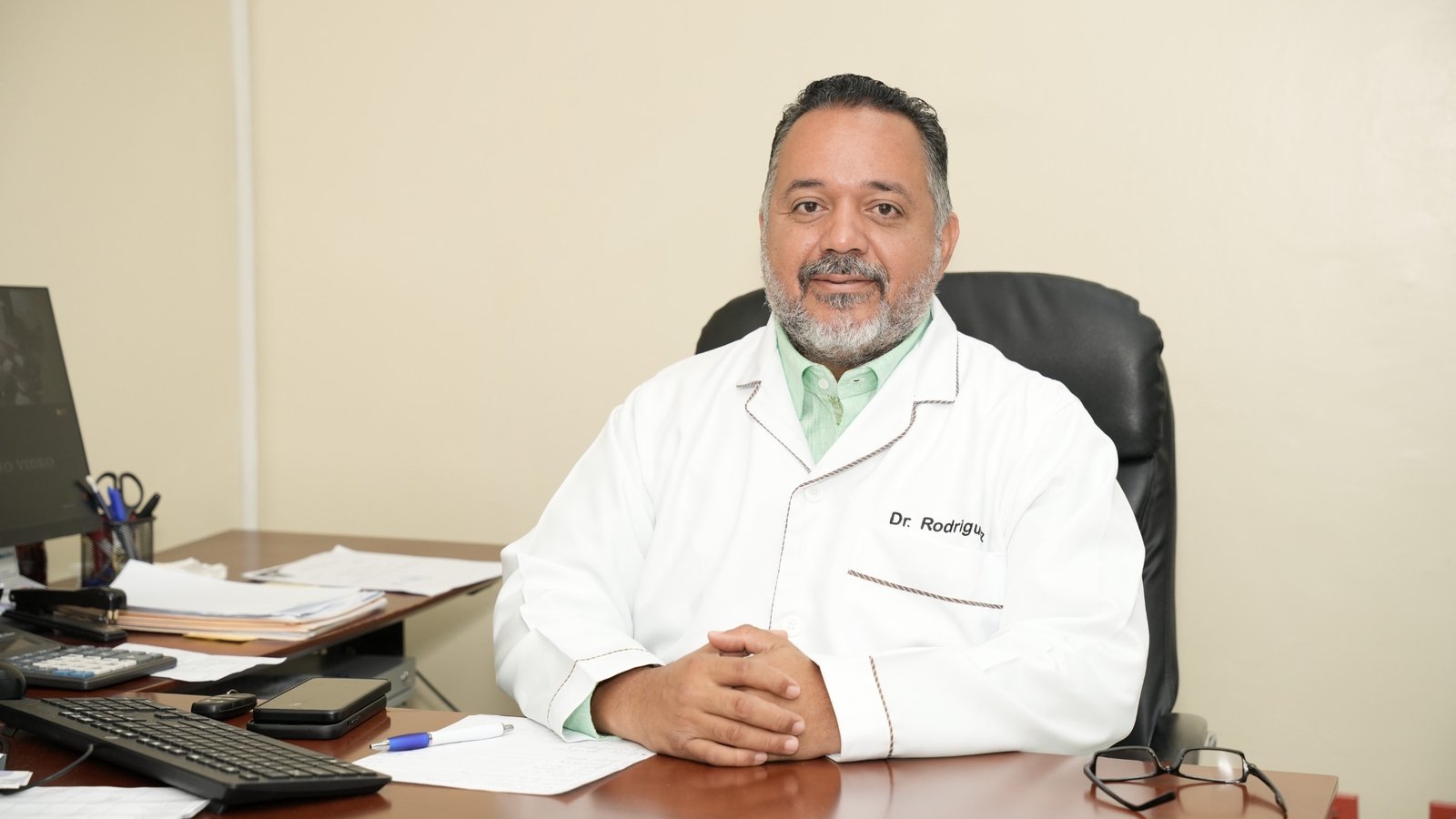 Moscoso Puello impulsa la salud masculina con masiva jornada urológica