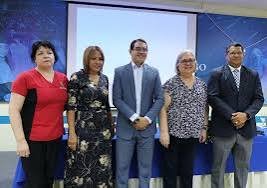 RD oficializa cuidados maternos y neonatales respetuosos en currículo de enfermería