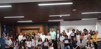 Autoridades educativas de Nueva York acompañan a estudiantes dominicanos en viaje a RD