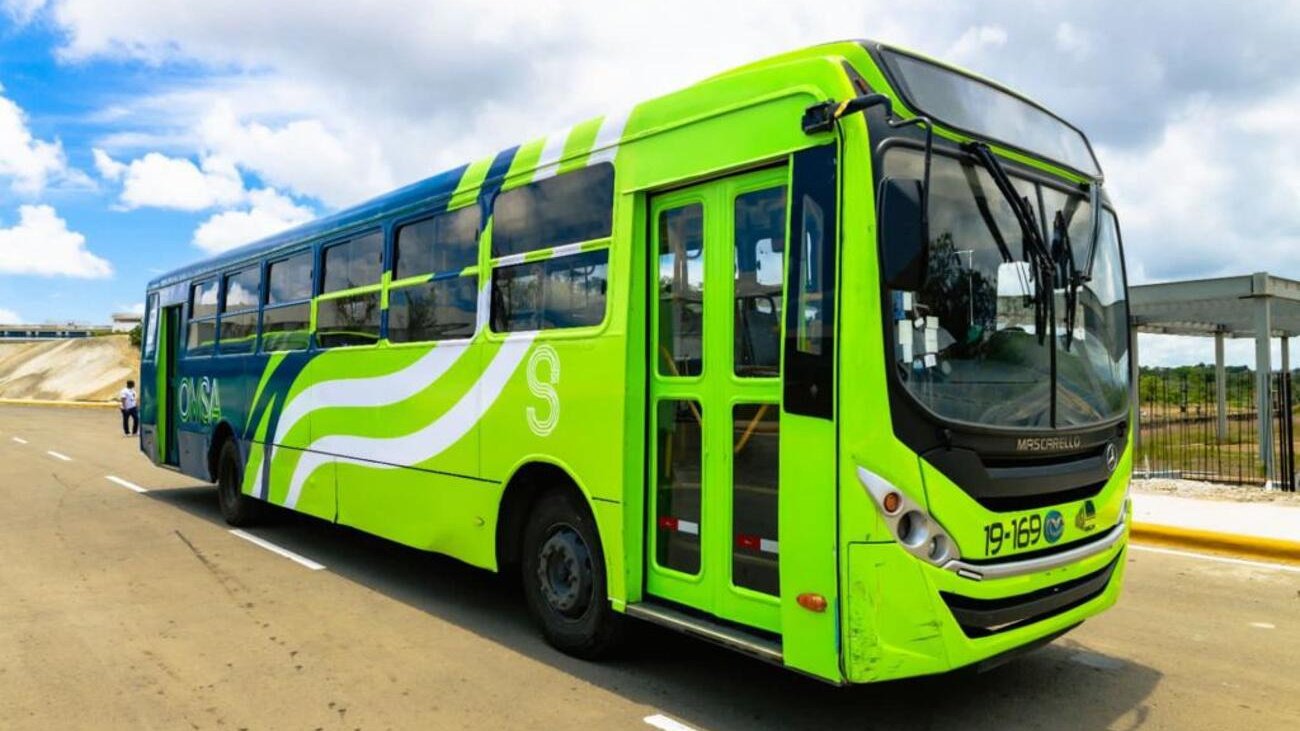 Transporte público parece no tener solución  