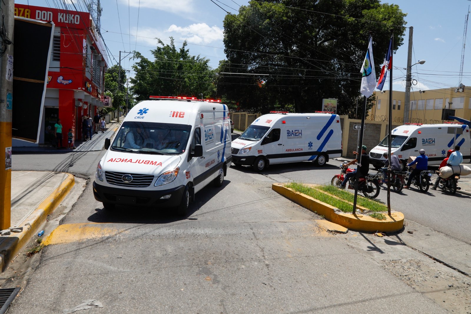 Sistema 911 entrega tres modernas ambulancias en Santiago Rodríguez para fortalecer la atención interhospitalaria