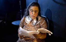 Talento sin límites: artistas con síndrome de Down brillan en festival de arte en Venezuela