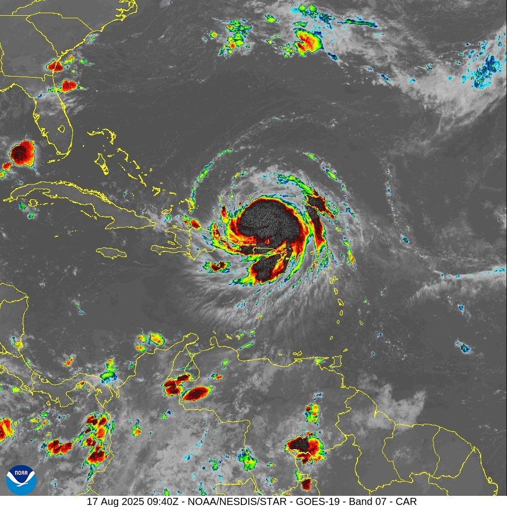 Indomet: Huracán Erin provocará aguaceros, ráfagas de viento y oleaje peligroso en varias provincias del país