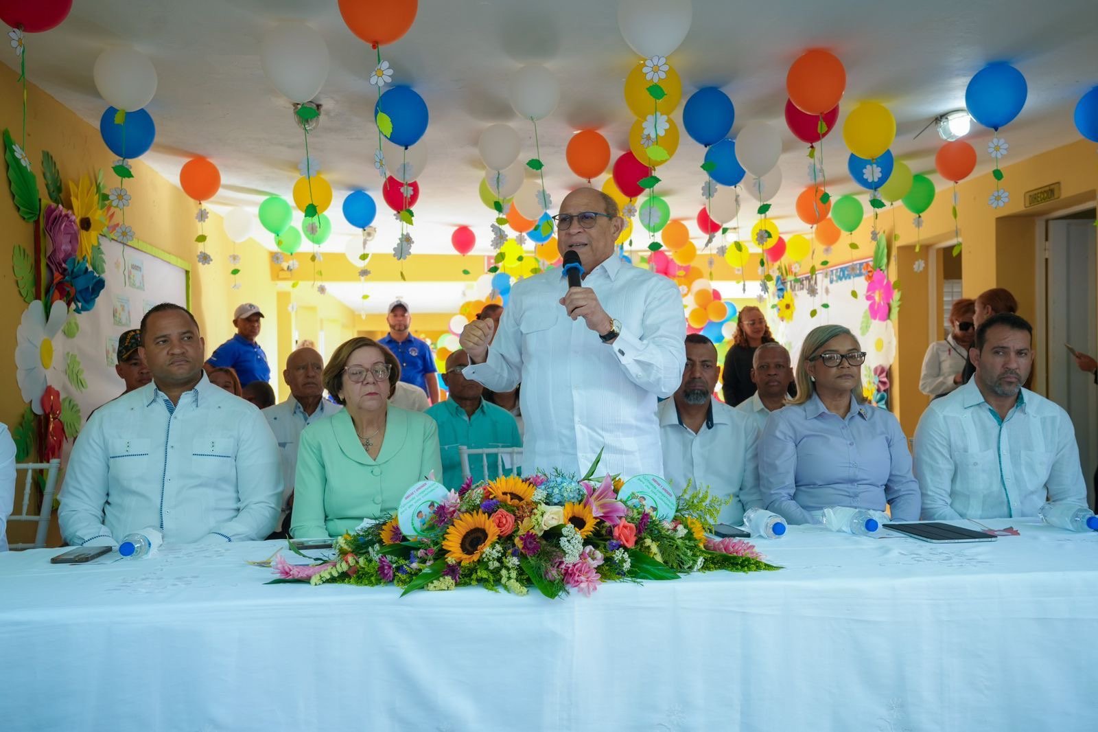Santos Badía encabezó la apertura del año escolar 2025-2026 en Hermanas Mirabal 