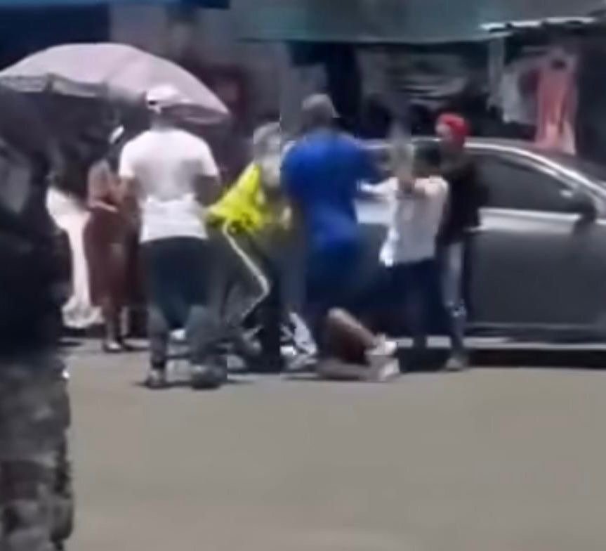 Dictan medida cautelar a adolescente que agredió a una agente de la DIGESETT en la avenida Duarte