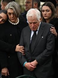 Padre de Miguel Uribe lo reemplazará como precandidato en elecciones de 2026 en Colombia