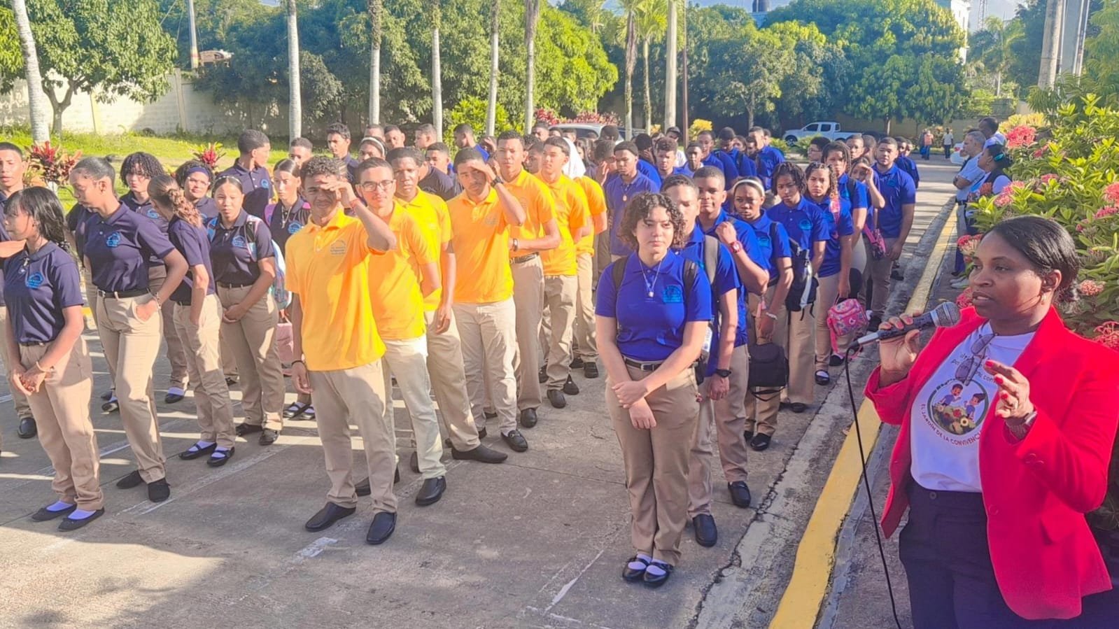 Primera semana del año escolar 2025-2026 se desarrolla con éxito; servicios complementarios  garantizan buen funcionamiento del calendario educativo 