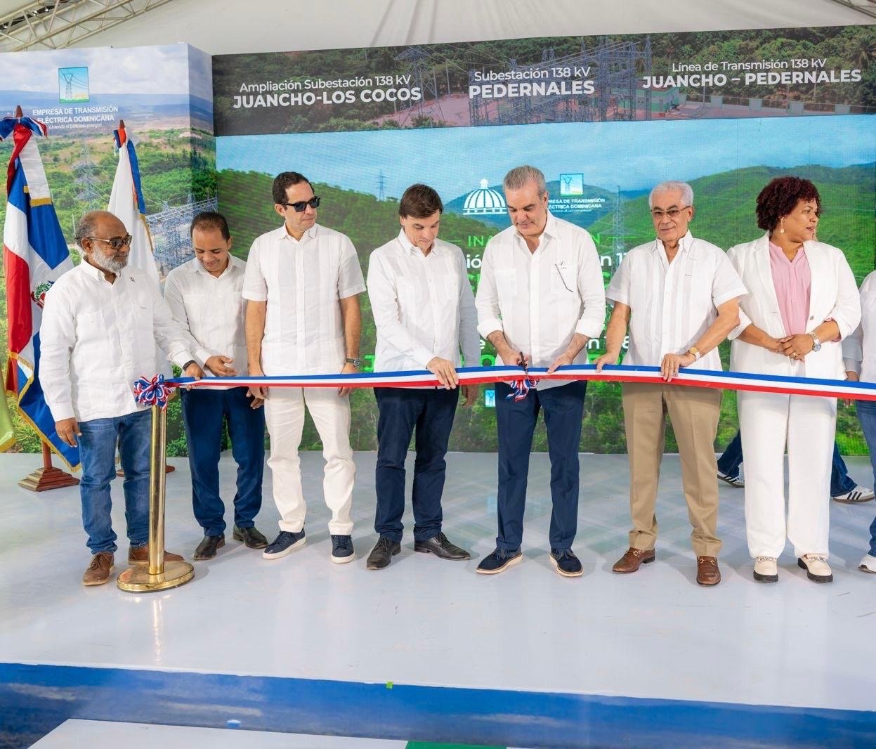 Presidente Abinader encabeza inauguración de infraestructuras eléctricas de la ETED que transformarán el desarrollo energético y turístico de Pedernales; la provincia se conecta por primera vez al SENI 
