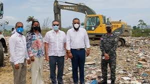 Abinader supervisa trabajos de saneamiento de vertedero en Puerto Plata