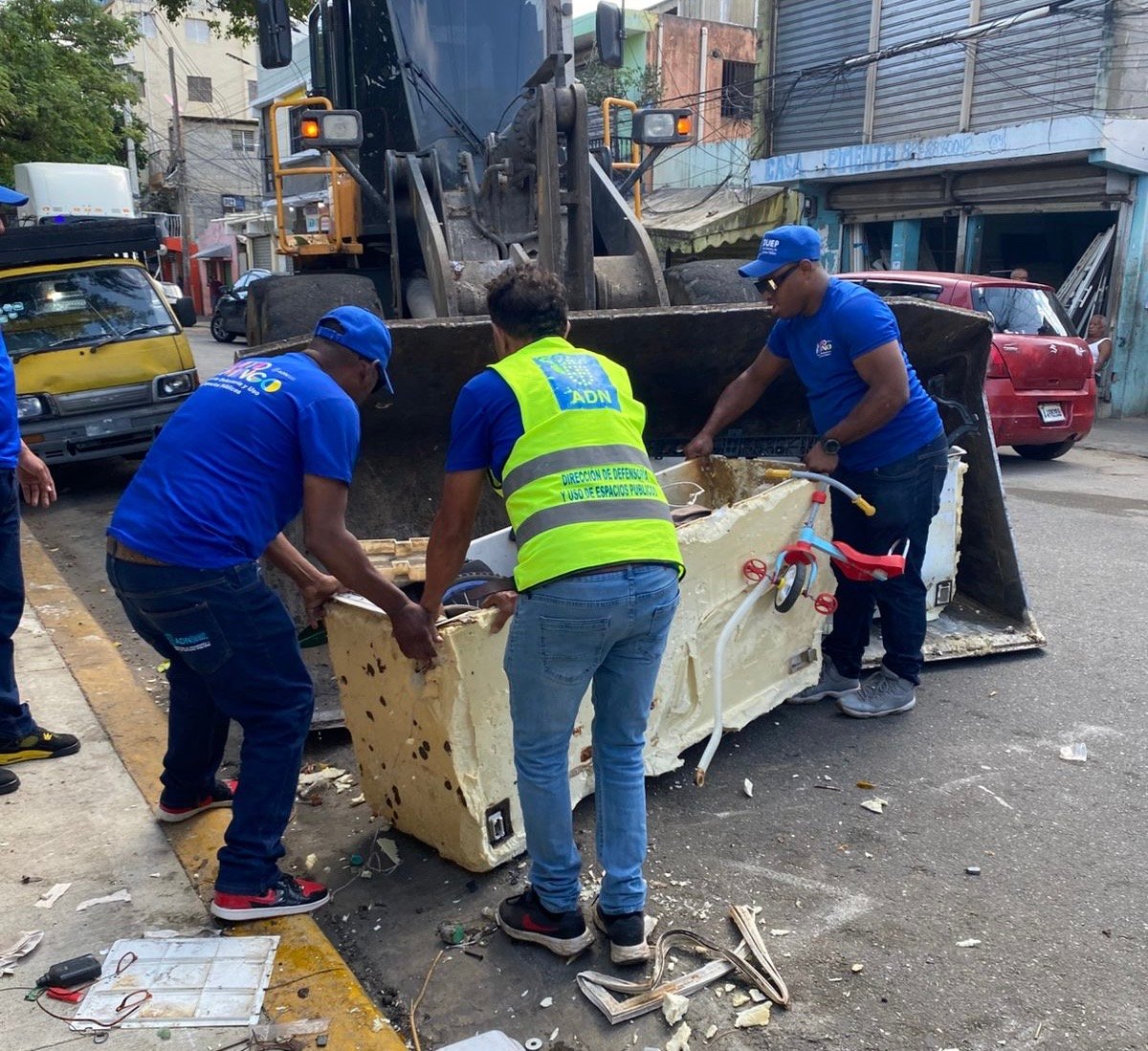 Alcaldía del Distrito Nacional recupera espacios públicos en Villa Consuelo 