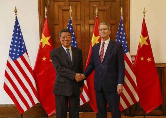 Trump dice que diálogo comercial con China va "muy bien" y apunta a acuerdo sobre TikTok