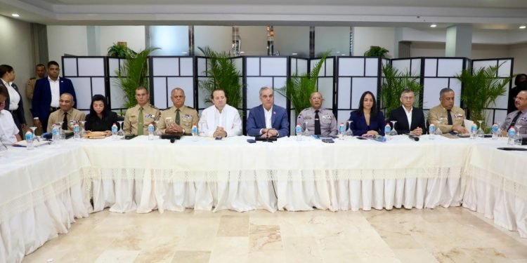 Presidente Abinader encabeza reunión de seguimiento al Plan de Seguridad Ciudadana
