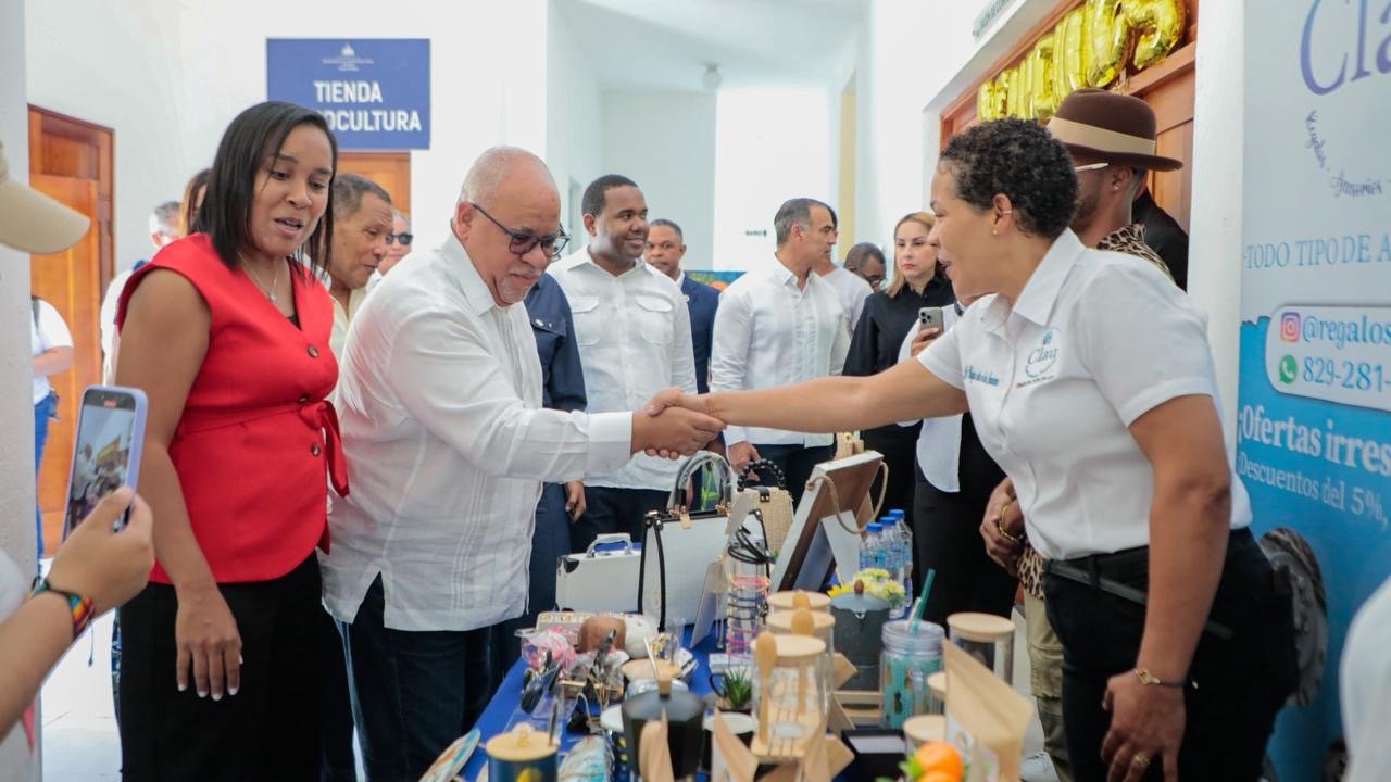 Promipyme entrega RD$29 millones en créditos a 187 microempresarios de Bahoruco