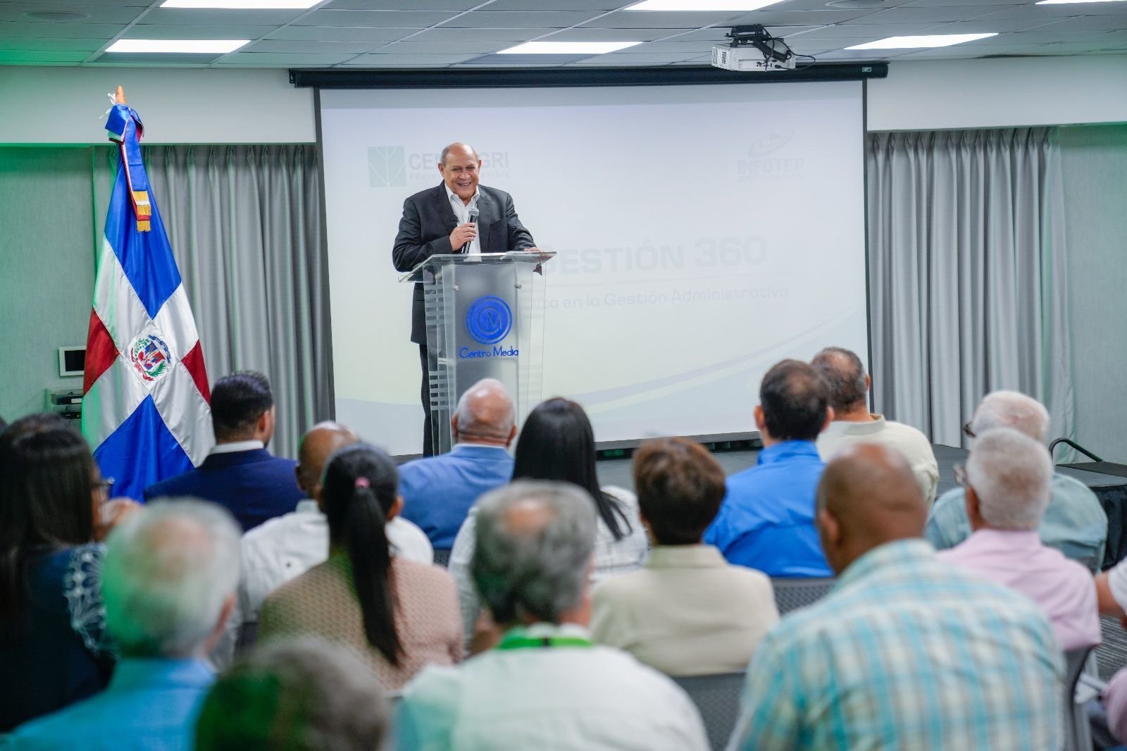 El director del INFOTEP afirma que la formación es clave para la sostenibilidad agrícola, durante apertura de panel Agro Gestión 360 