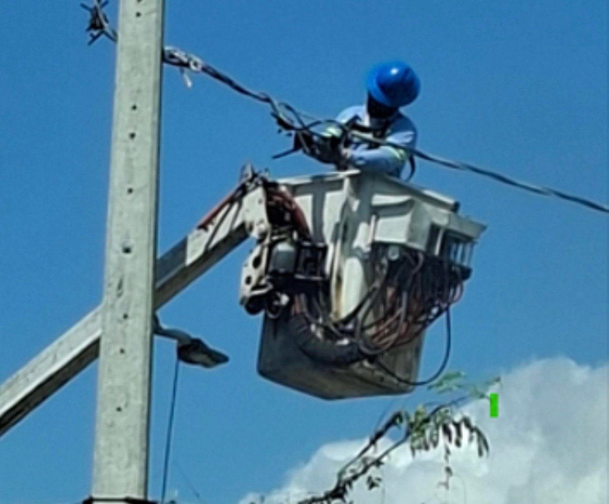 Edeeste desmantela conexiones ilegales en sector Villa España, San Pedro de Macorís 
