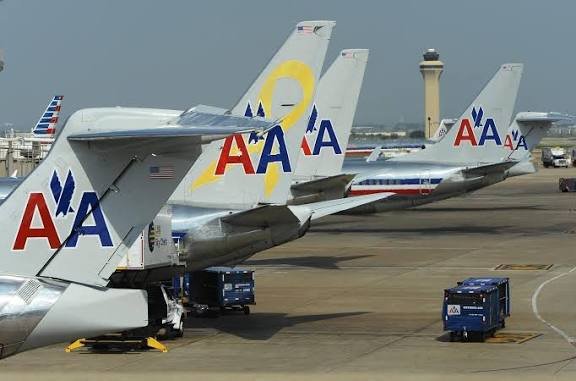 Cerca de 700 vuelos retrasados en aeropuertos de Dallas por falla de telecomunicaciones