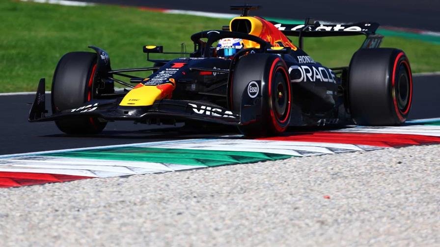 Max Verstappen reina en el caos y logra la pole en Aserbaiyán