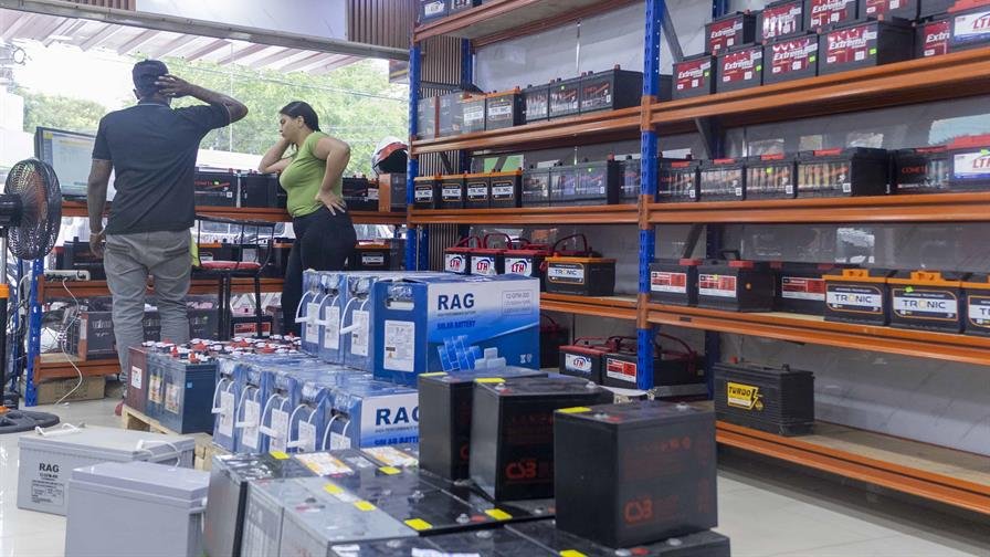 Los apagones trastornan el teletrabajo y reactivan la venta de inversores