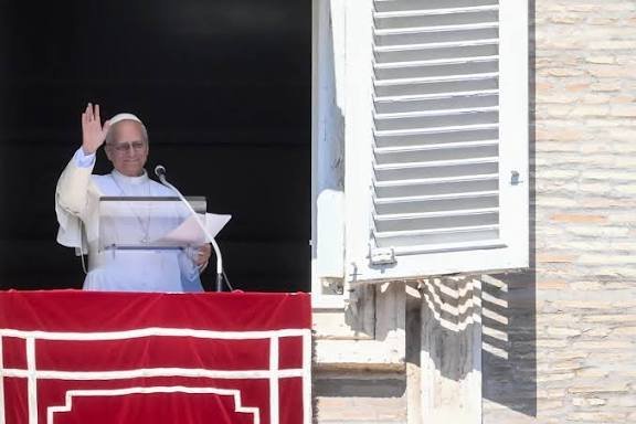 El papa pide "promover la paz siempre" en un mensaje a la comunidad judía e Roma