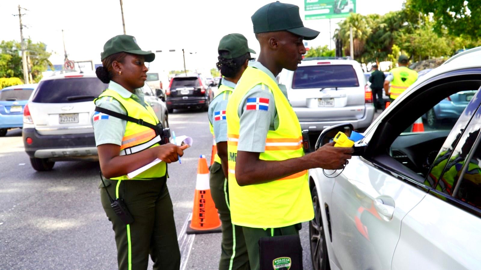 6 conductores detenidos por exceder los limites de alcohol durante operativos de alcalometría