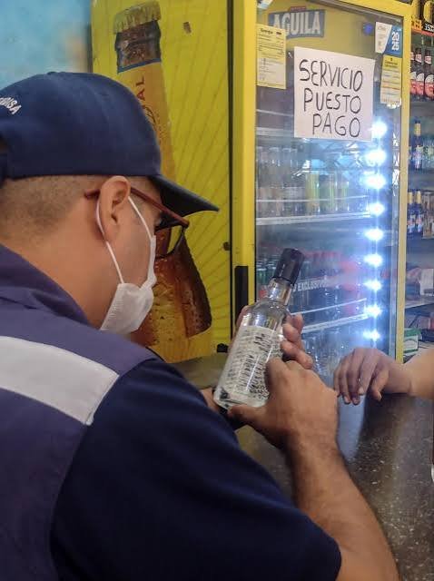 Suben a 11 los muertos por consumir licor artesanal en Colombia