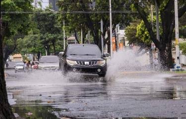 Lluvias intensas continuarán durante el viernes y primeras horas del sábado