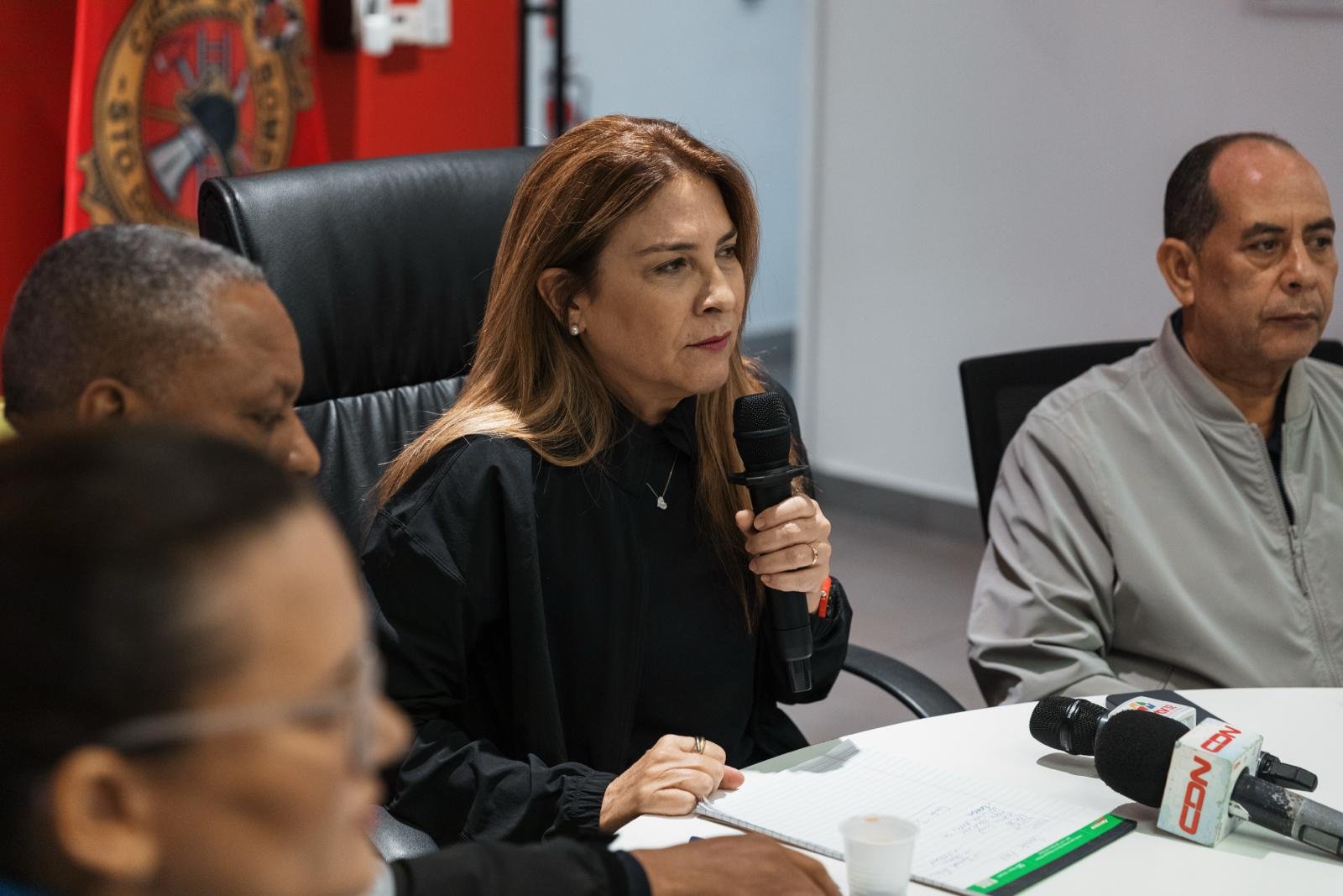 Carolina da seguimiento a medidas por onda tropical y exhorta a ciudadanos a colaborar