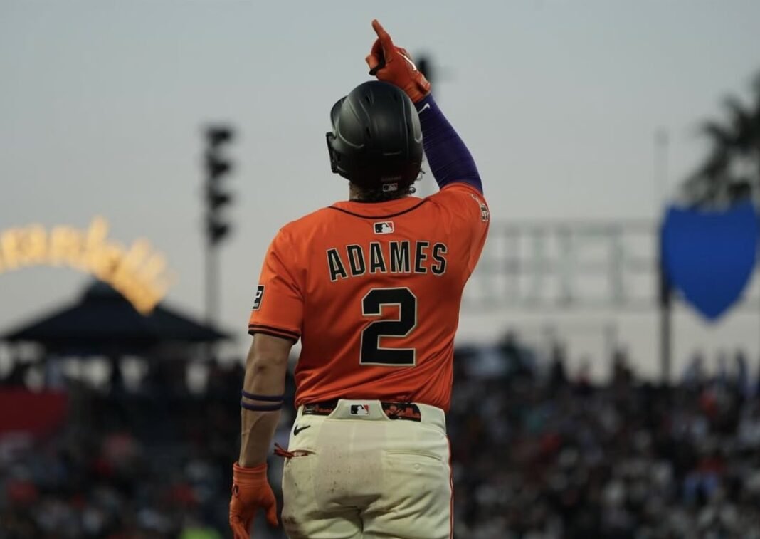 Willy Adames hace historia al ganar el Premio Willie Mac 2025