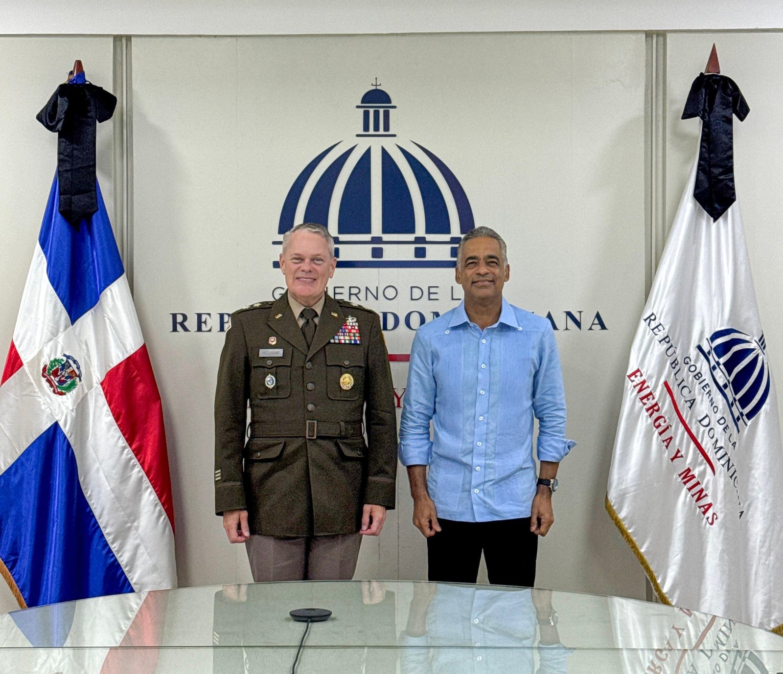Ministro Joel Santos y director del Colegio Interamericano de Defensa evalúan cooperación estratégica en seguridad energética y minera 