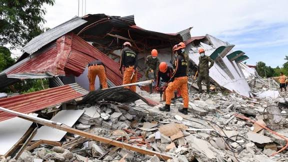 Un terremoto en Filipinas deja 69 muertos y los hospitales reciben decenas de heridos