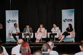 Presidenta de la ABA Destaca la Digitalización Bancaria como Clave de Avance