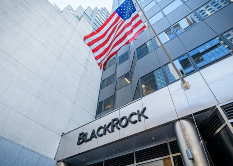 BlackRock Negocia la Compra de AES en Operación de US$38,000 Millones
