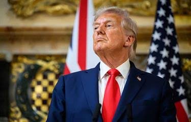 Trump exclama que merece el Premio Nobel de la Paz "porque ha resuelto siete guerras"