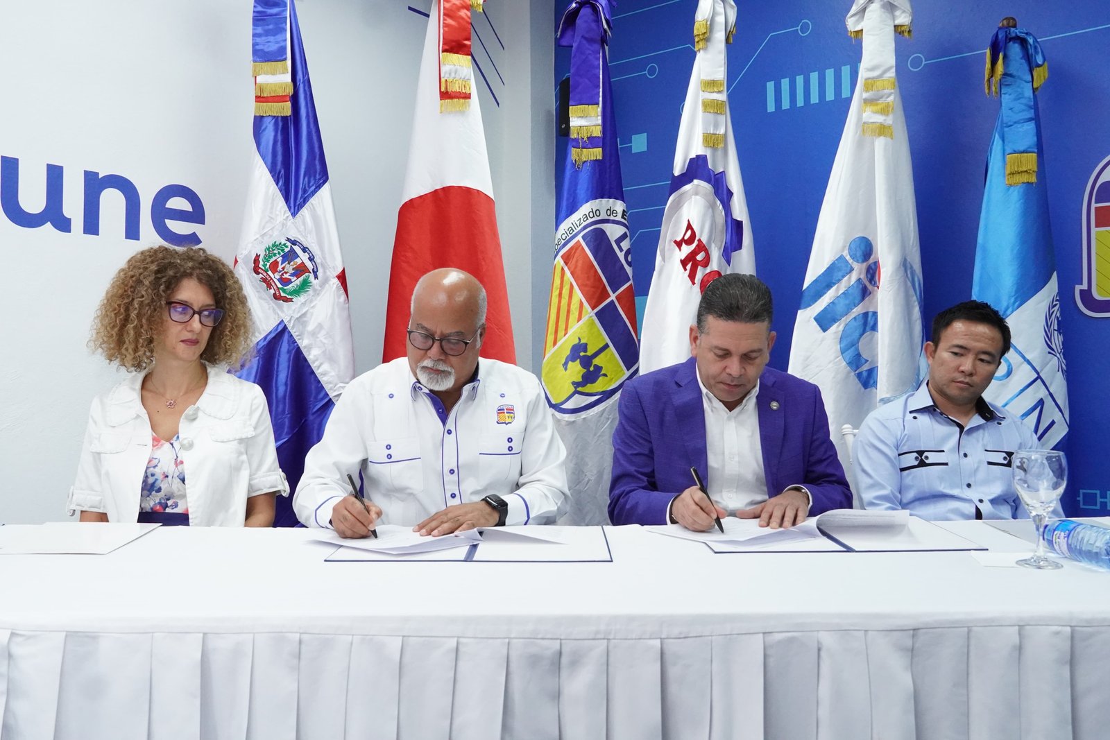 Proindustria entrega maquinarias al Instituto Politécnico Loyola para impulsar el Programa de Aceleración de Startups Industriales