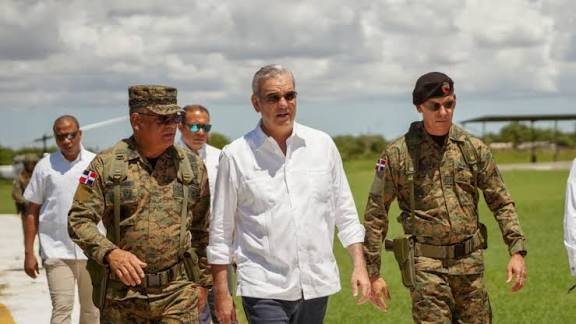 Avanza construcción de la verja fronteriza; Codevi mantiene operaciones con vigilancia militar