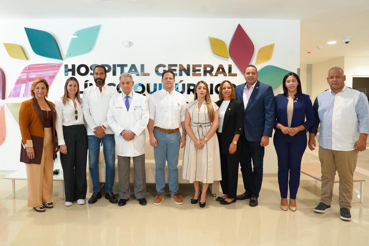 Ministro Bonilla realiza encuentro con “Amigos que Suman” en el Hospital Clínico-Quirúrgico Dr. José Joaquín Puello
