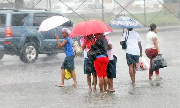 Un sistema frontal seguirá provocando lluvias este domingo
