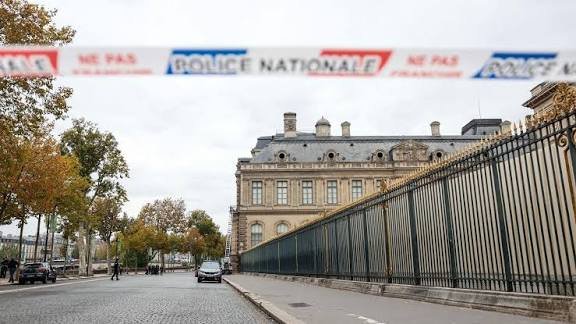 El Louvre se va a quedar cerrado este lunes tras el robo de las joyas