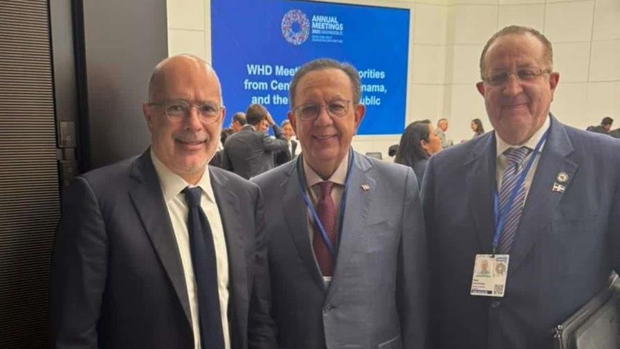 Valdez Albizu proyecta RD crecerá hasta 5 % en el 2026 durante reuniones del FMI y el Banco Mundial