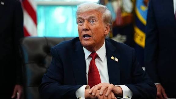 Donald Trump amenaza a Hamás con erradicarlos si no cumplen con los acuerdos del alto al fuego