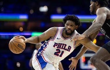 Los 76ers triunfan en el regreso de Embiid; Giannis encesta 37, Bucks superan Wizards