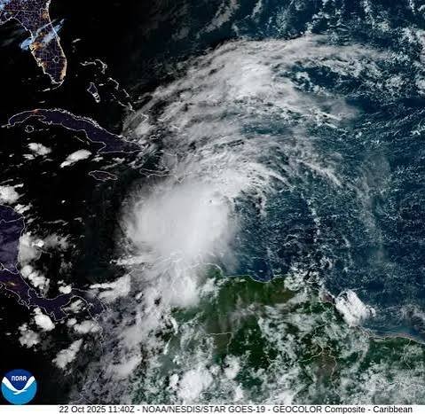 Tormenta tropical Melissa avanza lentamente en el Caribe mientras genera lluvias en RD