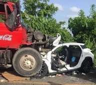 Dos personas mueren y tres resultan heridas en un accidente múltiple en Higüey