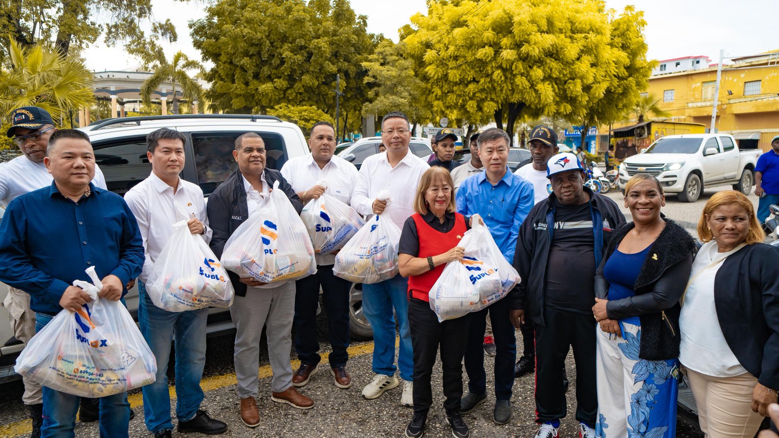 Comunidad china en República Dominicana entrega más de 23 mil kits alimentarios en apoyo a familias afectadas por la tormenta Melissa