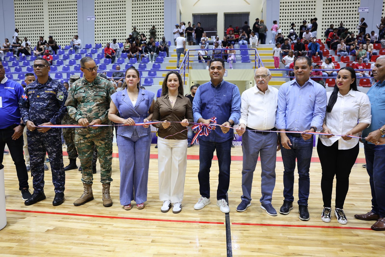Ministro Kelvin Cruz entrega Polideportivo de Mao con inversión de 36 millones 