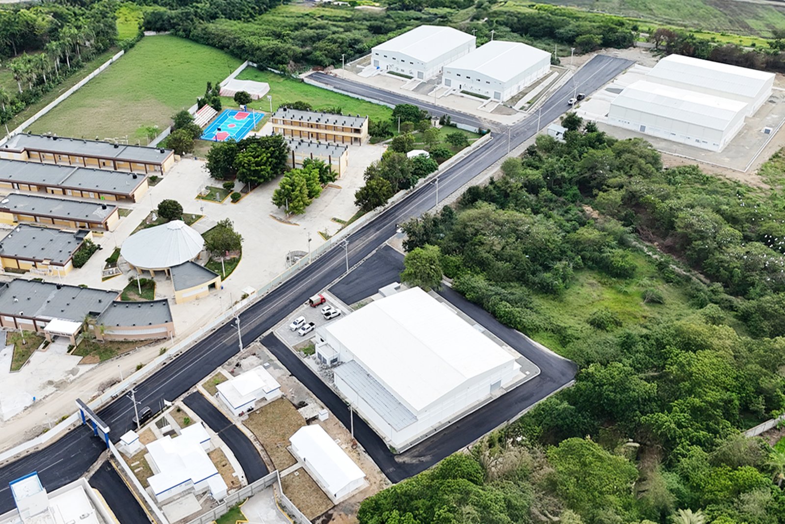 Presidente Abinader encabeza inauguración de dos nuevas naves industriales en la Zona Franca de San Juan de la Maguana