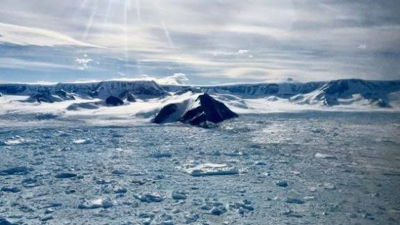 Un glaciar de la Antártida colapsa a una velocidad no vista desde la Edad de Hielo